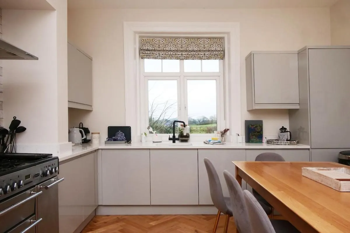 The Wheatley Villa Ilkley 0*,